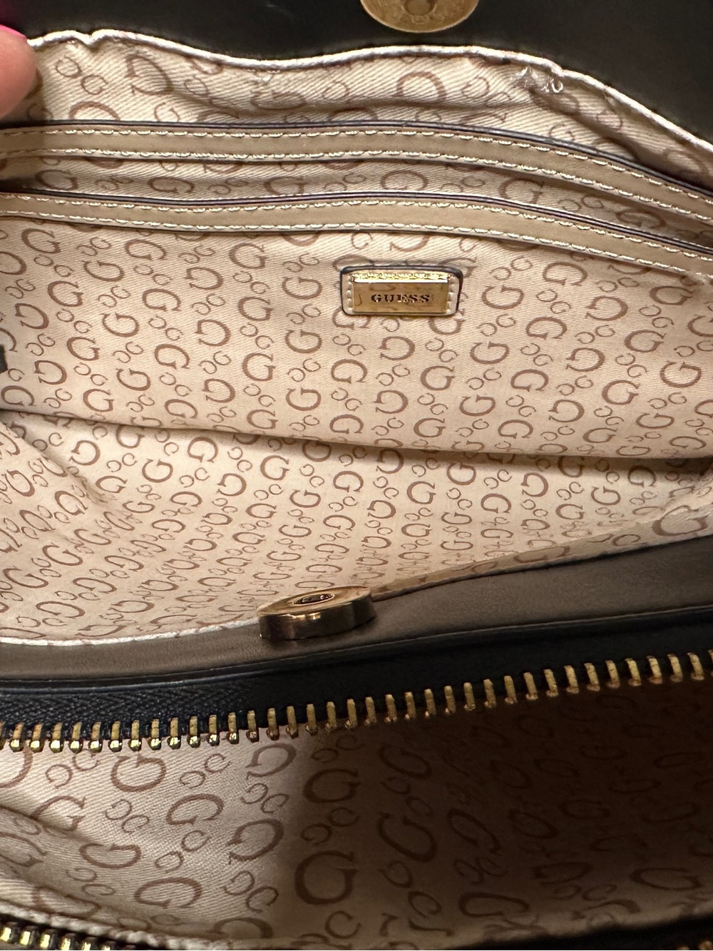 GUESS purse - Picture 4 of 13